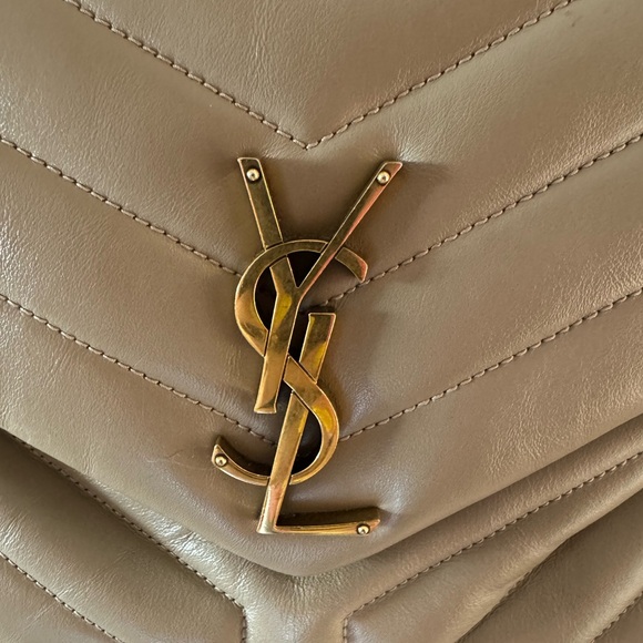 SAINT LAURENT 
Calfskin Quilted Monogram Medium Loulou Chain Satchel - Picture 6 of 10